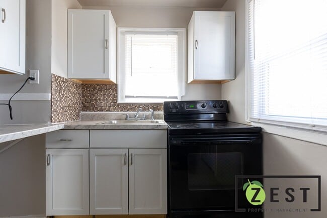 Building Photo - OPEN HOUSE 1/28! 4:30PM-5PM! BEAUTIFULLY REMODELED - 3-Bedroom 1-Bathroom 2-Car Garage