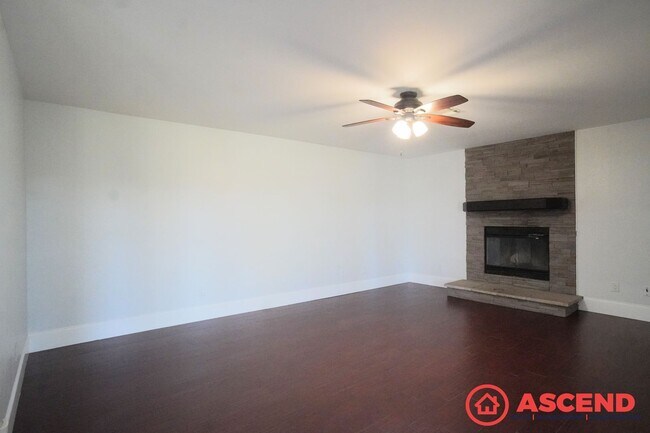 Building Photo - 11500 Jimrik Ave