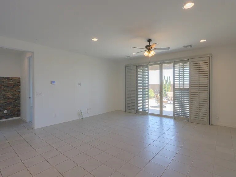 Building Photo - 832 S Strahan Pl