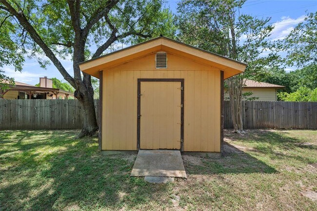 Building Photo - 6716 Skynook Dr