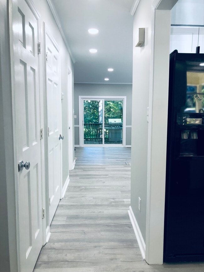 Building Photo - 516 Brent Rd