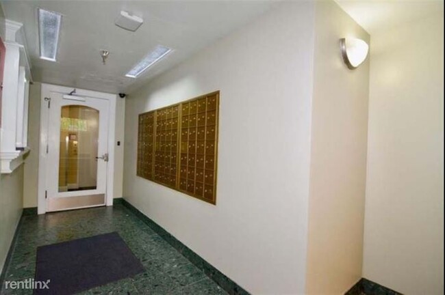 Building Photo - Studio, 1 bath Condo - 230 E 9th St