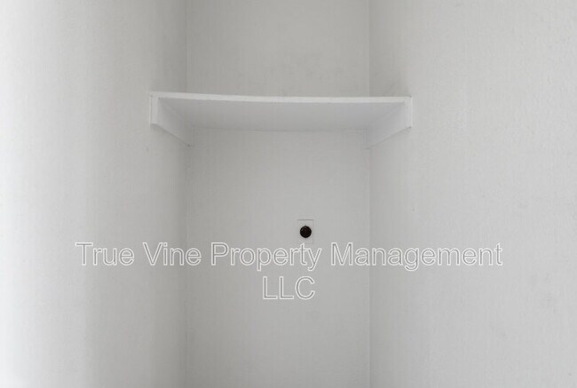 Building Photo - 7911 Corona Ridge