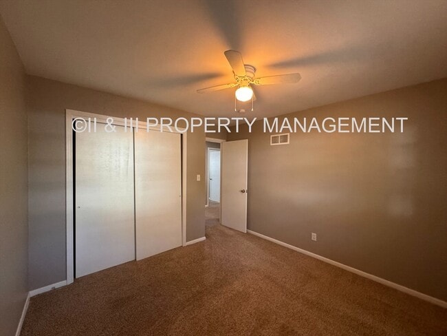 Building Photo - 9508 Outlook Dr