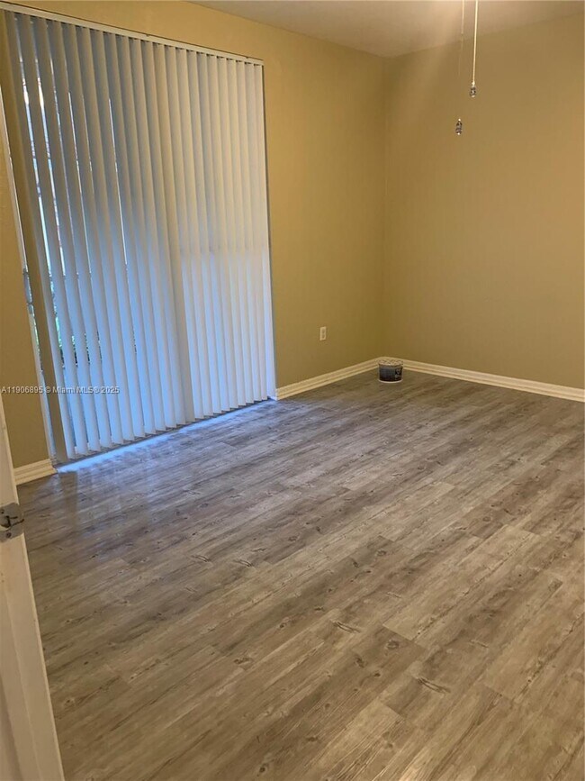 Building Photo - 6572 W Sample Rd