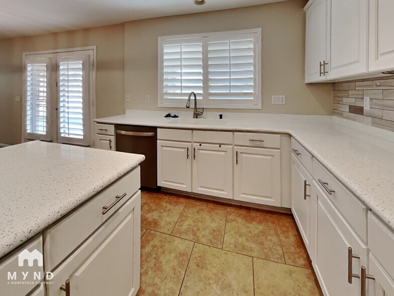 Building Photo - 981 N 169th Ave