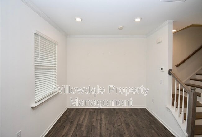 Building Photo - 2534 Hutch Ln