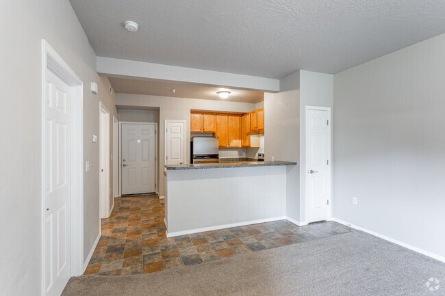 2BR, 1BA - 849 SF - Ashlyn Place Apartments