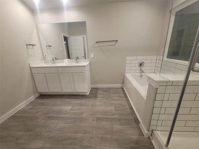 Building Photo - 12111 Bear River Dr