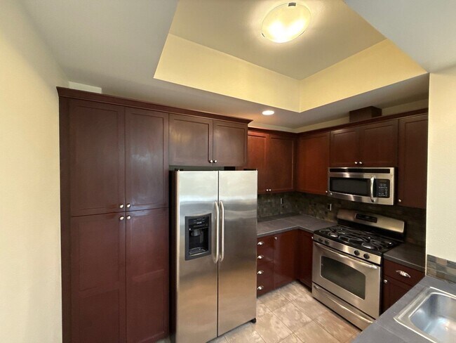 Building Photo - 160 Liberty St NE