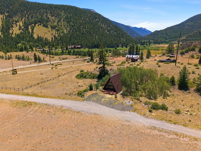 Building Photo - 77 Snowplow Ave