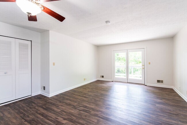 Building Photo - 3BR/1BA Home For Rent in Willow Creek Subdivision