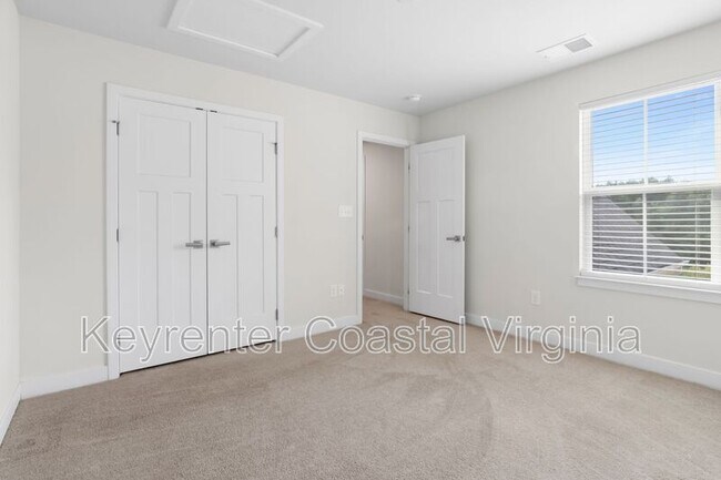 Building Photo - 153 Kenny Ln