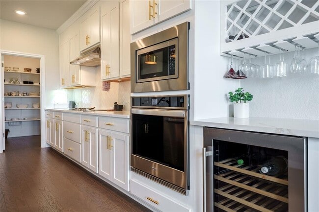 Building Photo - 17600 Penfolds Dr