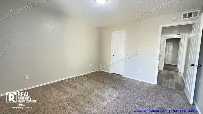 Building Photo - 9601 Forest Ln