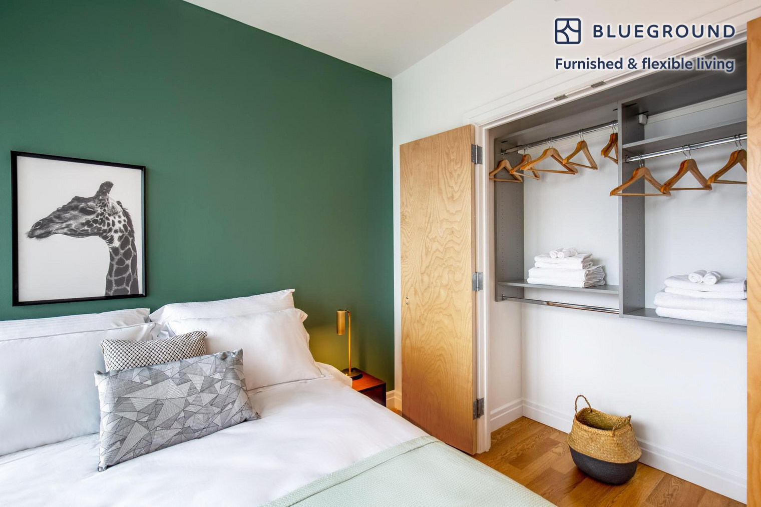 Building Photo - 550 W 54th St