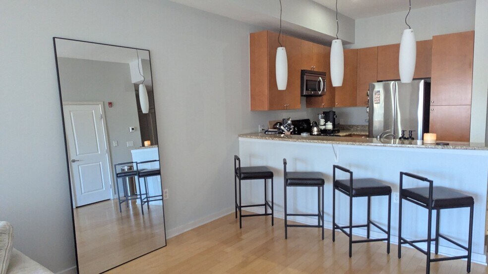 Building Photo - 1209 N Charles St