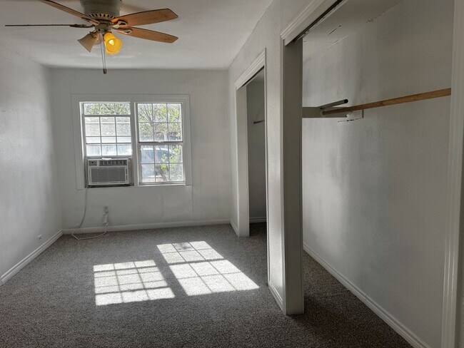 Building Photo - 850 S 12th St