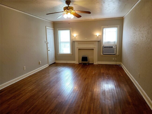 Building Photo - 5707 Ross Ave