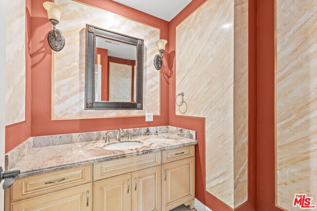 Building Photo - 5027 Ledge Ave