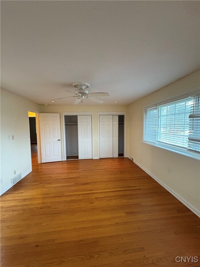 Building Photo - 215 Locksley Rd