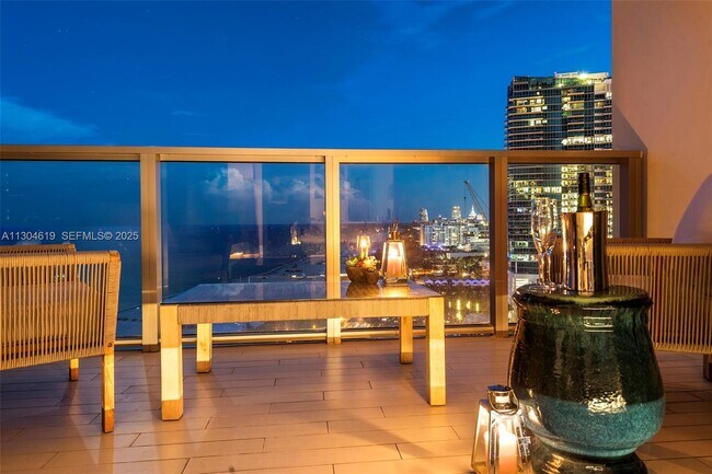 Building Photo - 2201 Collins Ave