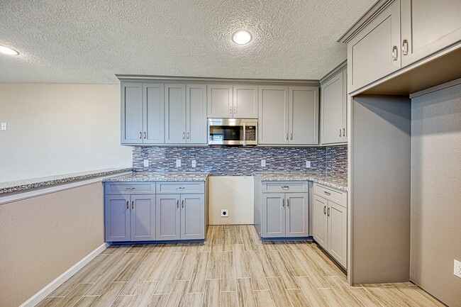 Building Photo - 3526 Brook Shadow Dr