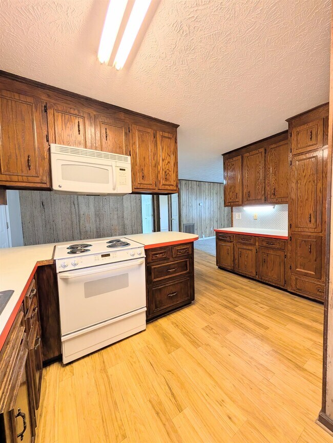 Building Photo - 6003 Sunrise Dr