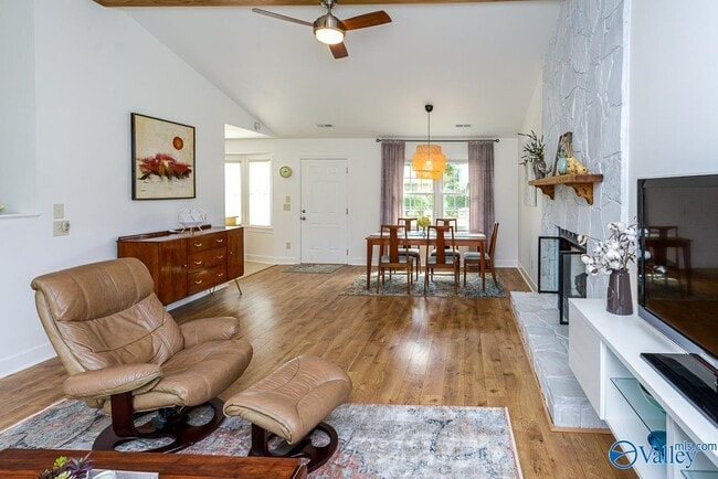 Building Photo - 208 S Oxford Cir