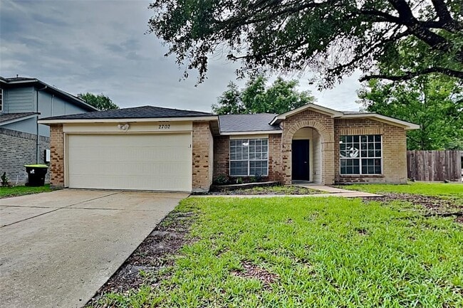 Primary Photo - 2702 Fox View Cir