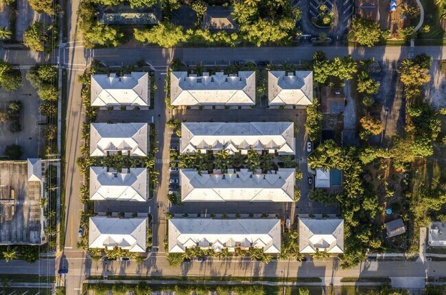 Building Photo - 111 SW 2nd Ave