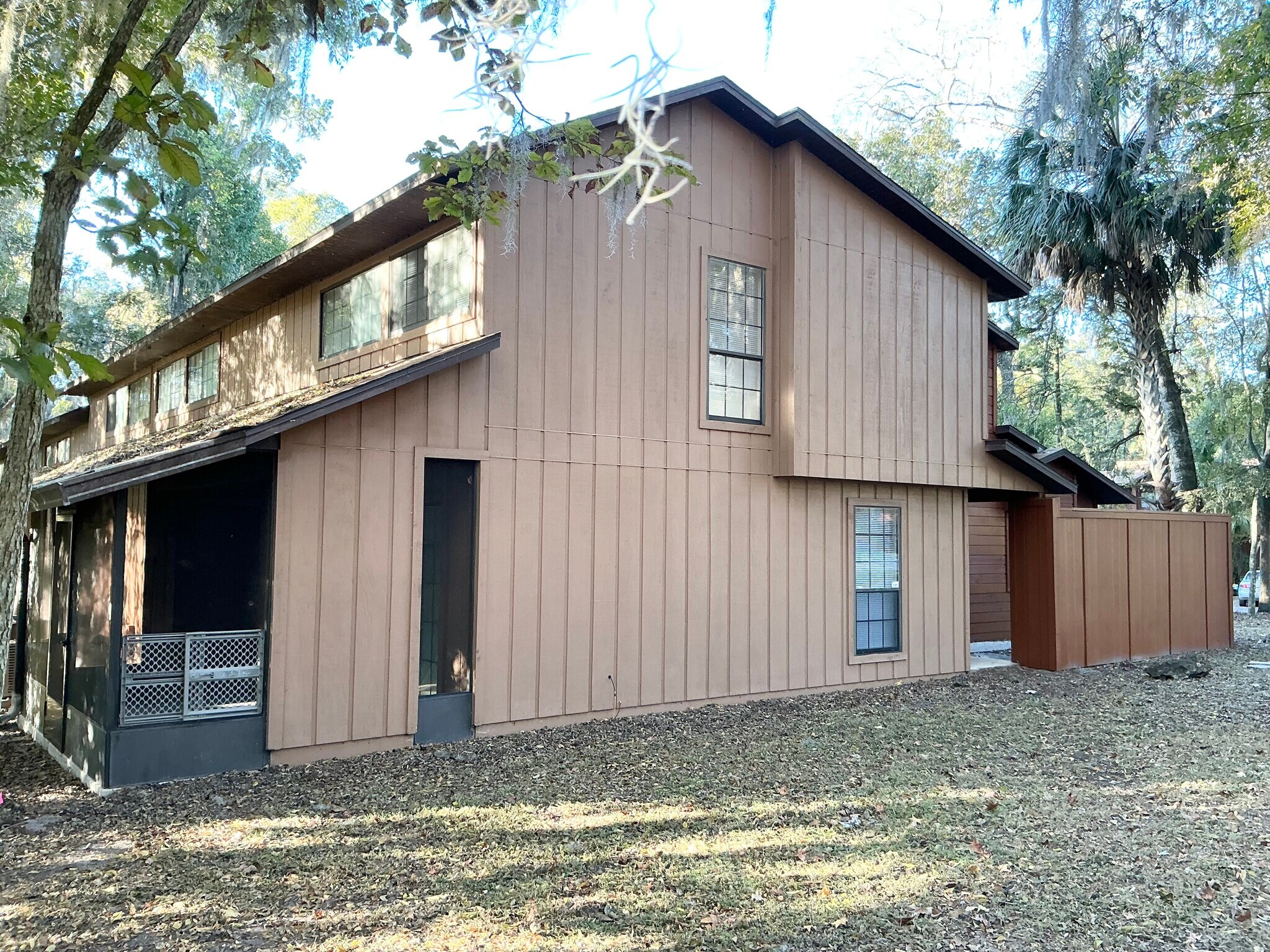 Building Photo - 911 SW 57th Ter