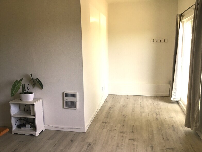Building Photo - 1117 Bel Marin Keys Blvd