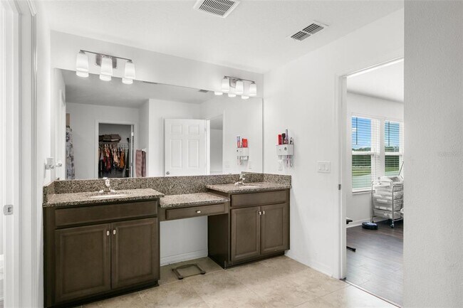 Building Photo - 16044 Sonoma Grv Cir