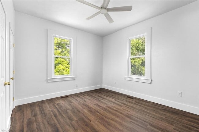 Building Photo - 410 W 29th St