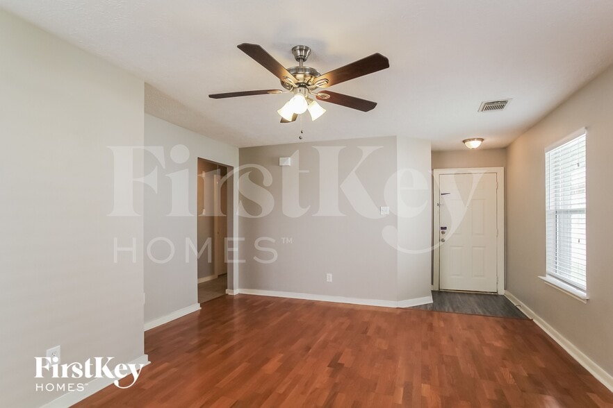 Building Photo - 916 Wilaby Ln