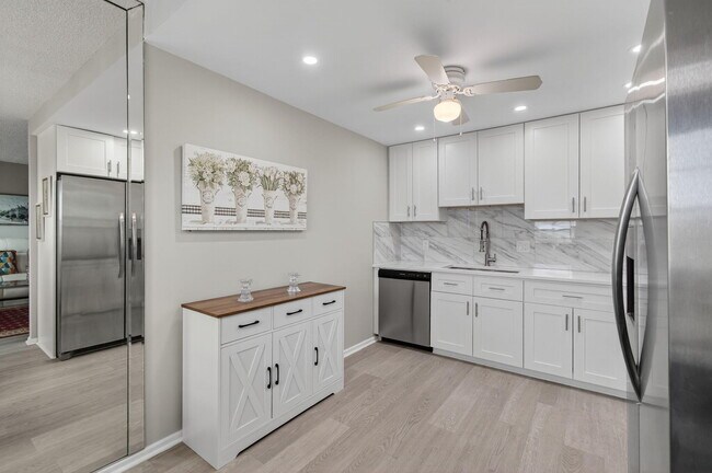 Building Photo - 4003 Wolverton E