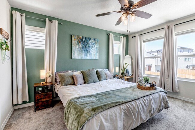 Building Photo - Like new home on Linley for rent