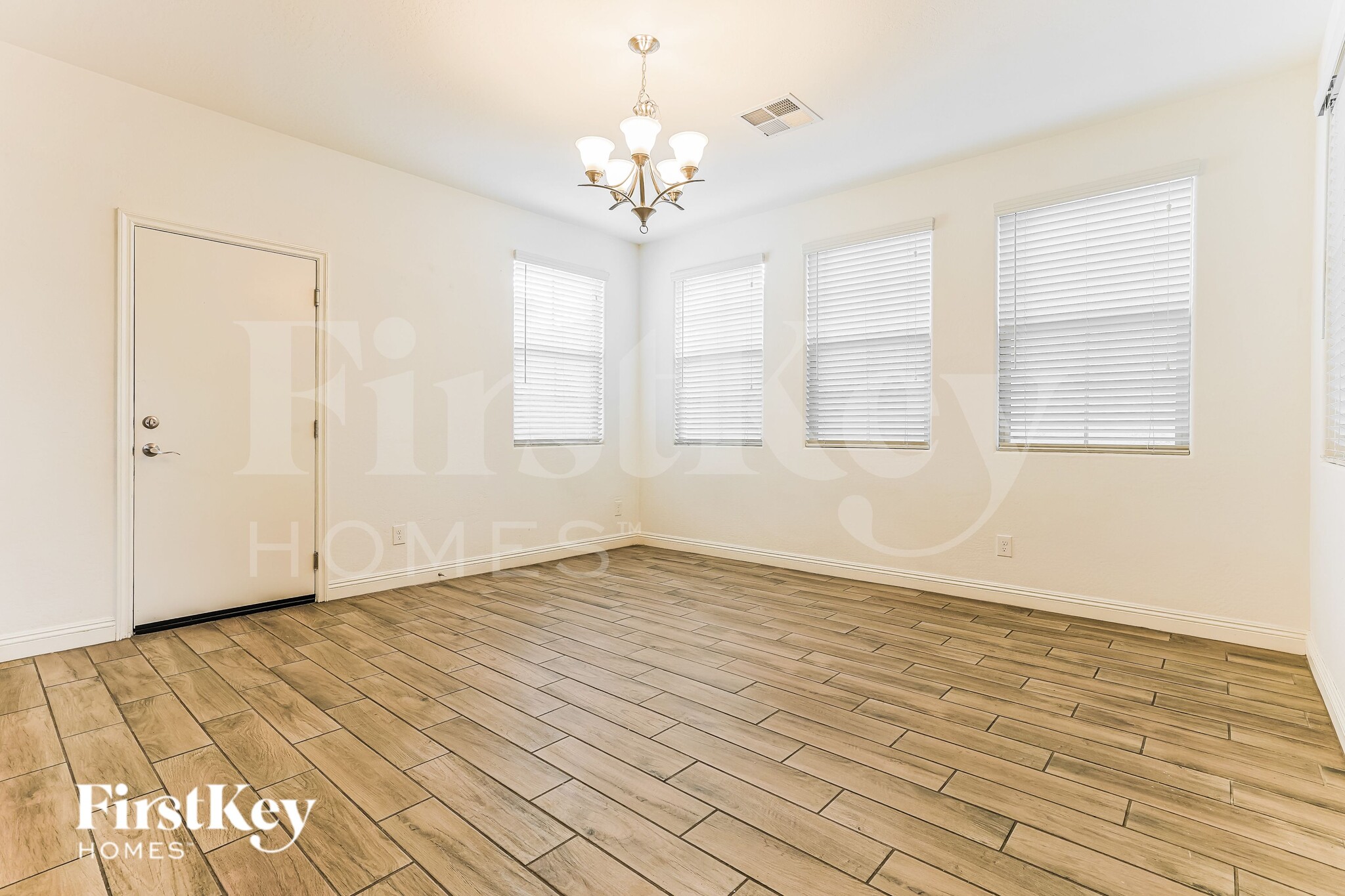 Building Photo - 6926 E Butte St