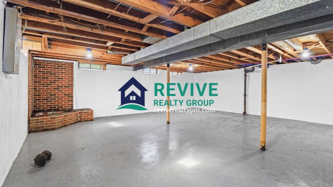 Building Photo - 36665 Angeline Cir
