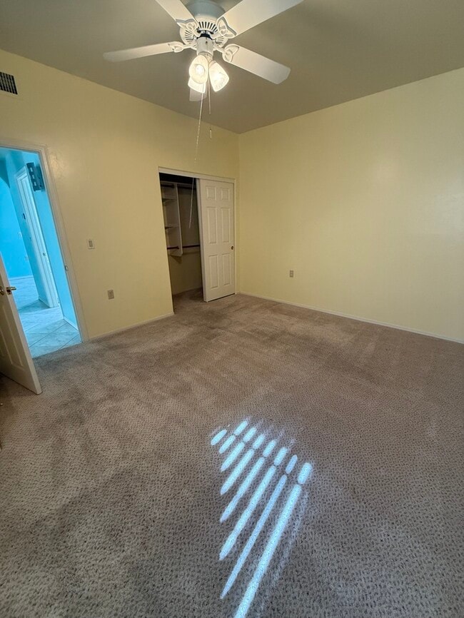 Building Photo - HOUSE FOR RENT