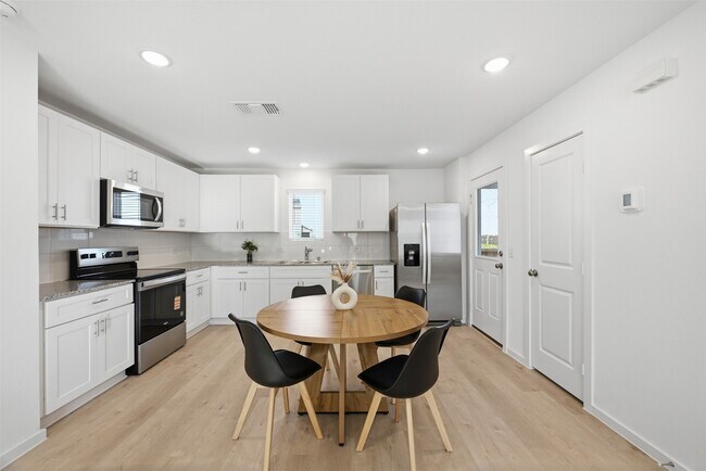 Building Photo - 30503 Bladnoch Ln