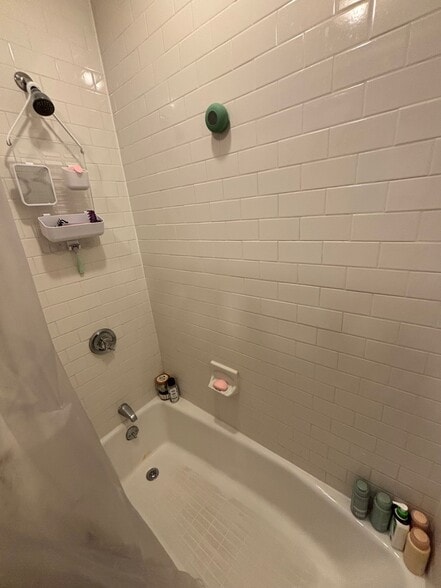 Building Photo - 8 Grove St