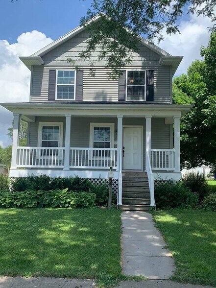 Front! - 1008 8th St SE