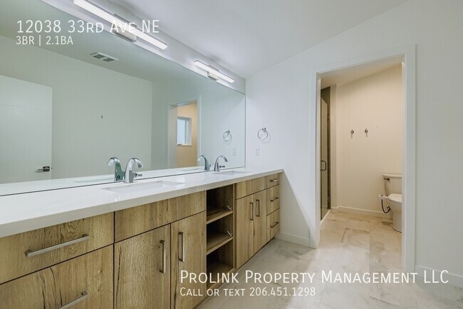 Building Photo - 12038 33rd Ave NE