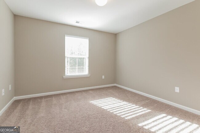 Building Photo - 93 Moss Way