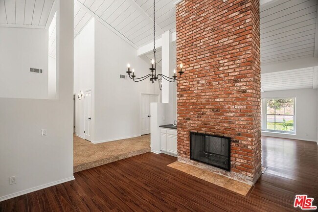 Building Photo - 2952 Bottlebrush Dr