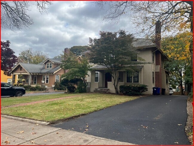 Building Photo - 21 Melville Ave