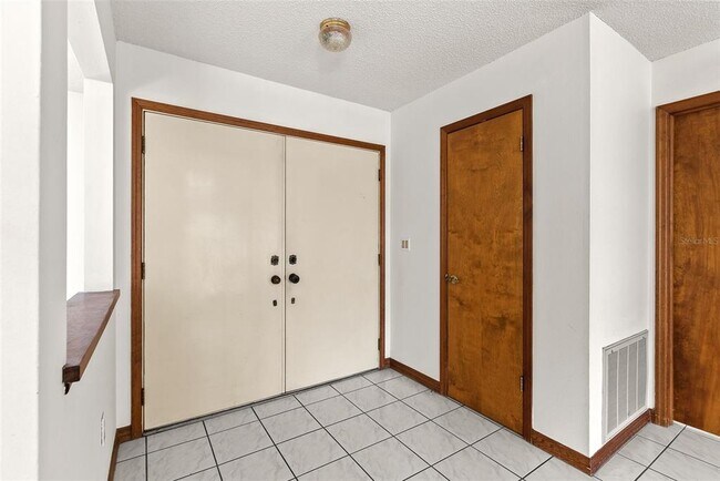 Building Photo - 241 Dartmouth Ave