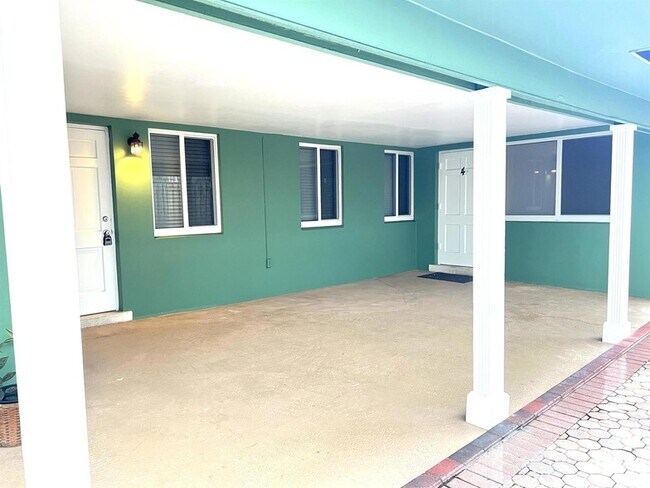 Building Photo - 4440 Bougainvilla Dr